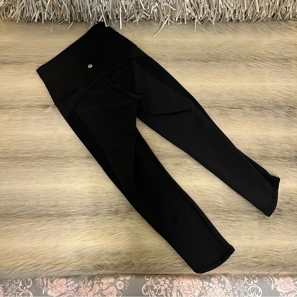 LULULEMON 2 Black Cropped Laser Cut Floral Side Panels High Waisted Leggings - Picture 1 of 12